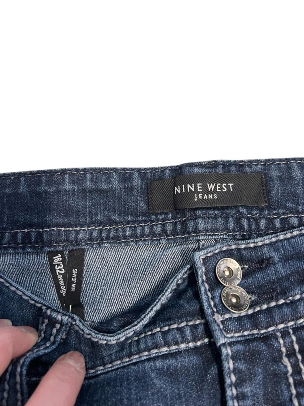 Nine West Women’s Dark Blue Bootcut Jeans w/Embroidered Rhinestone Pockets Sz 16 - Picture 4 of 6
